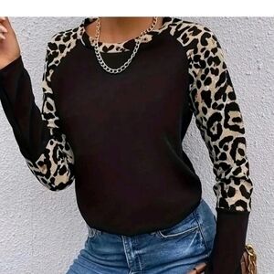 NWT Long‎ Sleeve Animal Print T-Shirt Sz. S